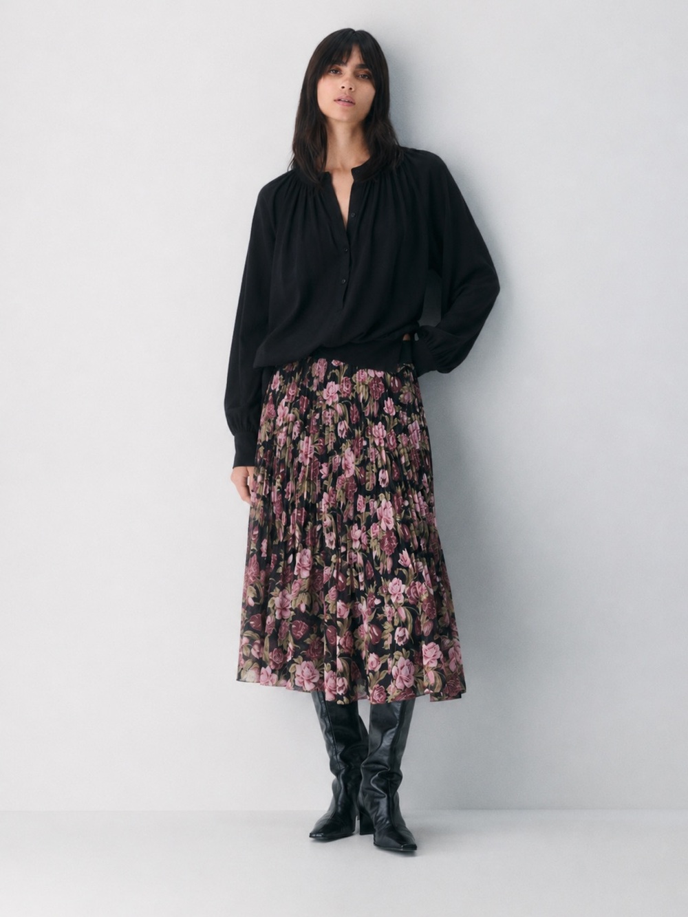 Aritzia Wilfred New Twirl Pleated Skirt